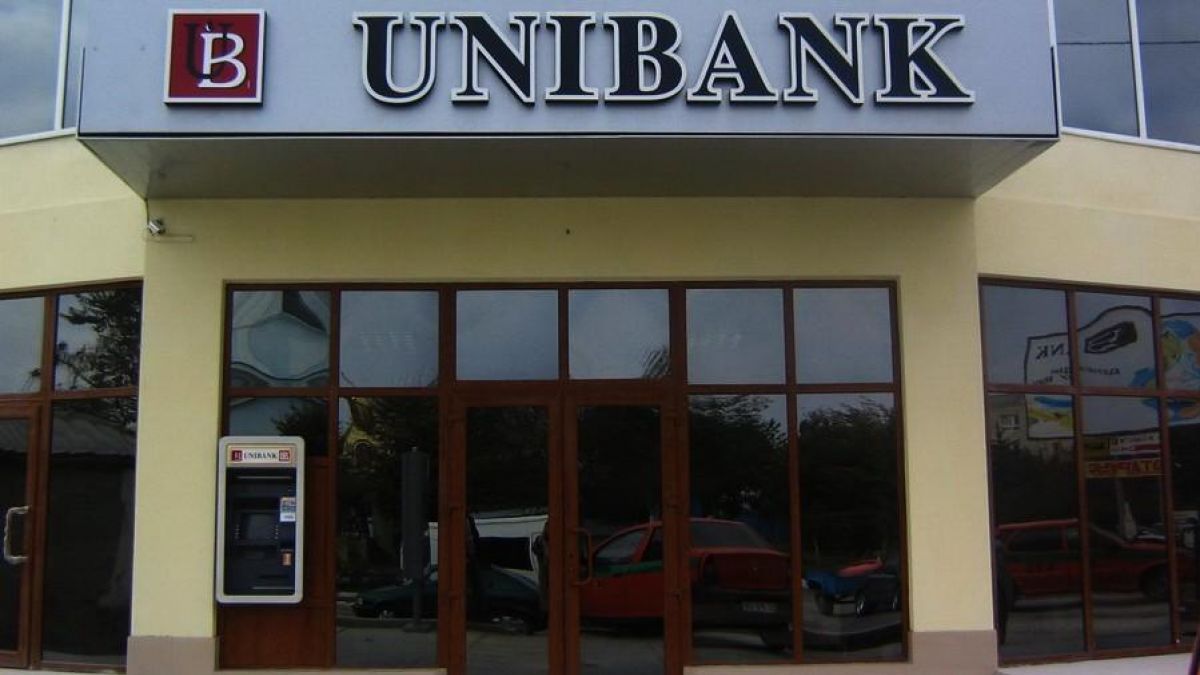 Două persoane învinuite de implicare în „frauda bancară”, trimise în judecată