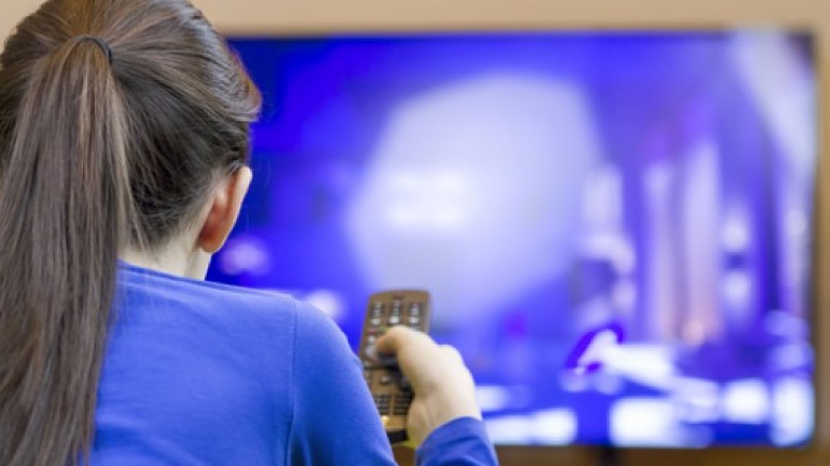 Două posturi tv, amendate de CA cu zeci de mii de lei pentru produse locale insuficiente și lipsa traducerilor