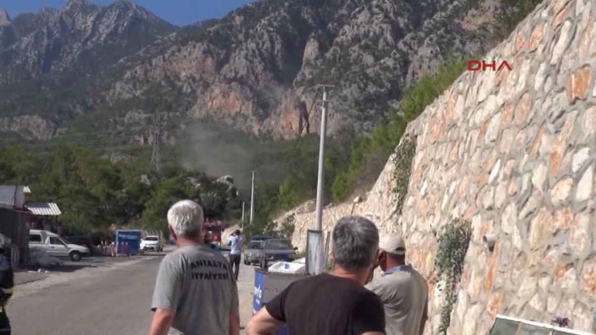 Două rachete au fost trase în provincia turistică turcă, Antalya