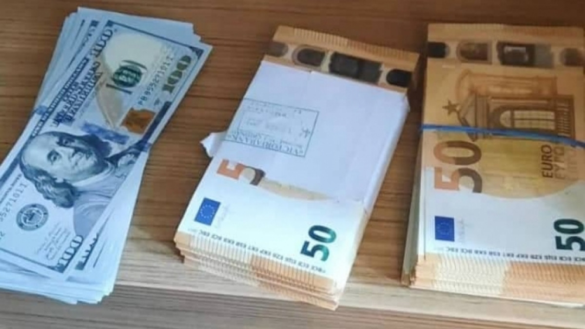 Droguri din Ucraina introduse în Republica Moldova: Oamenii legii au ridicat sume impunătoare de bani