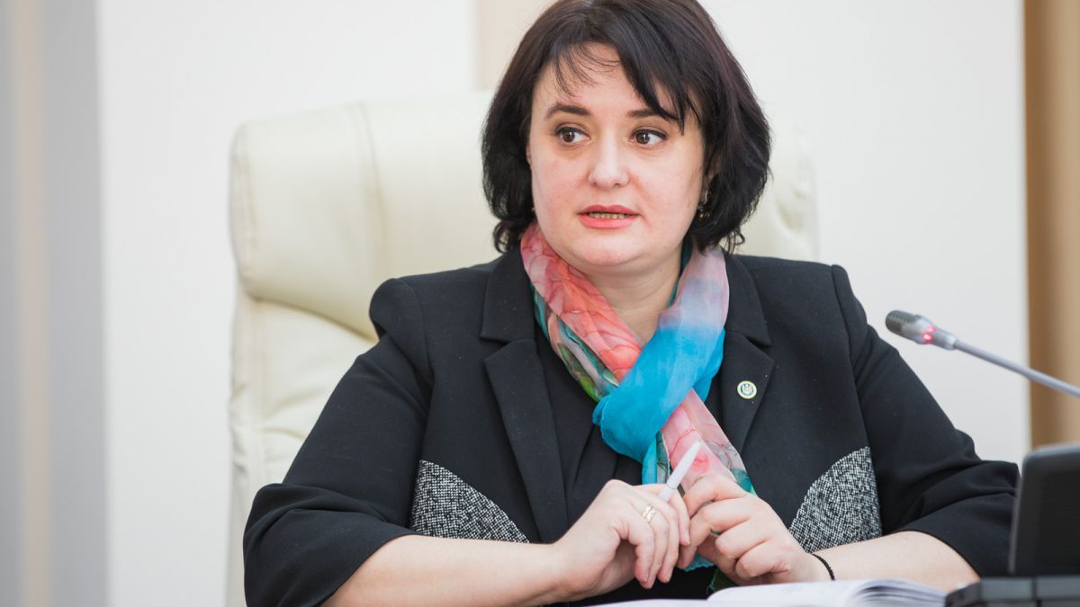 Dumbrăveanu, așteptată în Parlament: PAS cheamă ministra Sănătății la discuții despre criza provocată de COVID-19