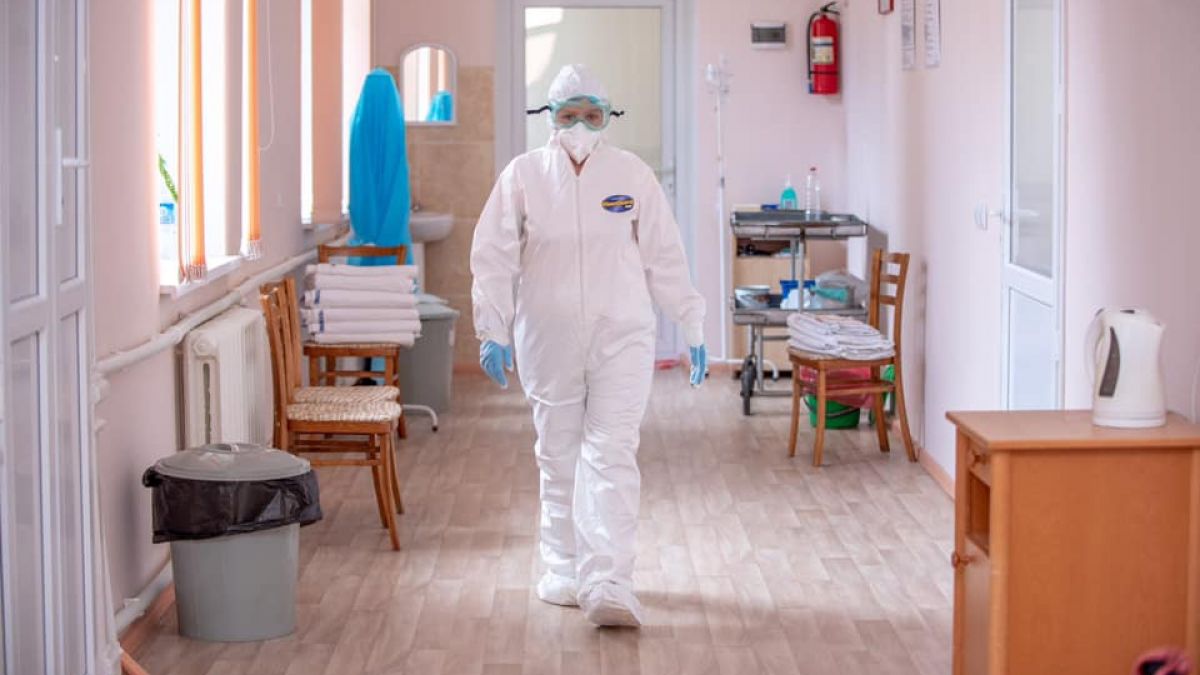 Dumbrăveanu, după ce a spus că primește fotografii cu veceurile și lenjeria din spitale: Sistemul medical e așa cum au fost și prioritățile