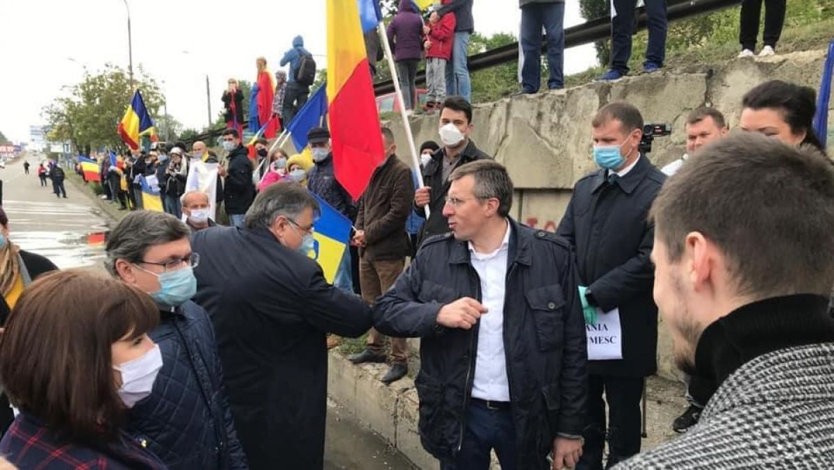 După protestul de sub podul de la Telecentru, Chirtoacă este amendat cu 22.500 de lei: „Mergem în judecată”