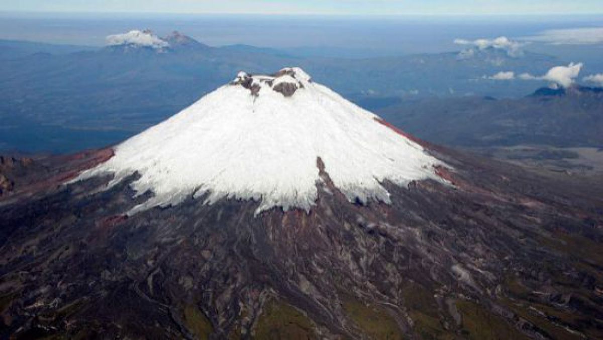 Ecuador. Unul dintre cei mai periculoşi vulcani din lume stă să erupă