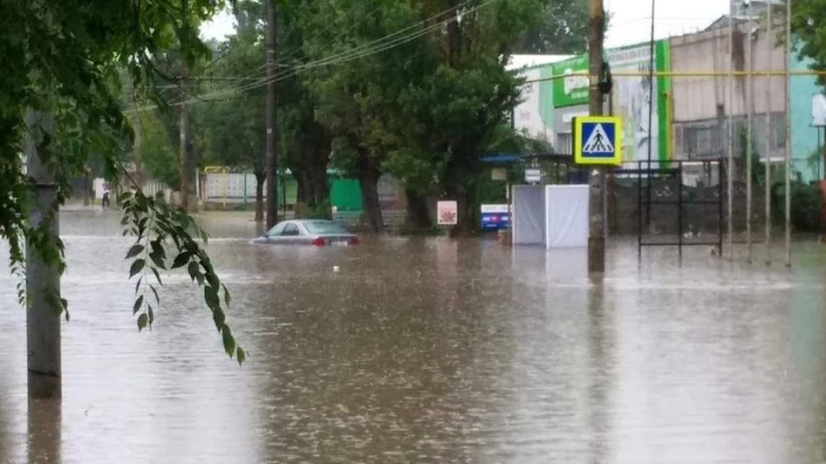 Edilul Chișinăului, după inundațiile de duminică: „Nu așteptăm să ne prindă ploaia. E nevoie să curățăm gurile de canalizare”