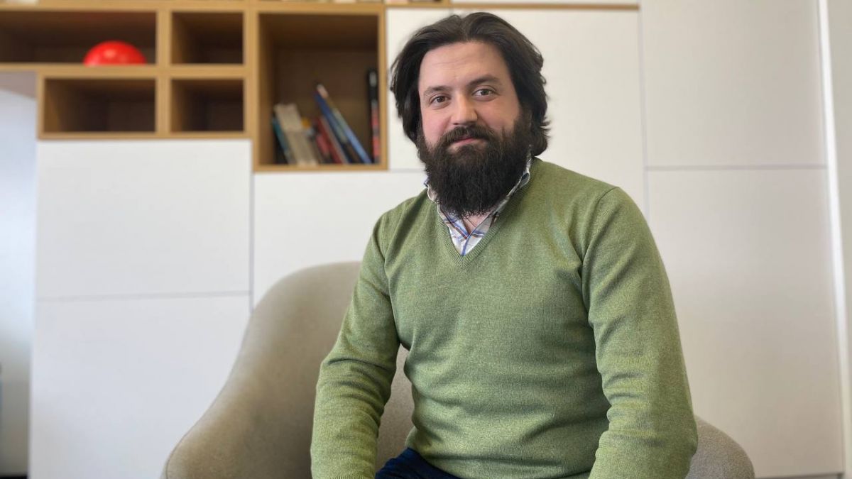„Educația financiară ar trebui să fie obligatorie în școlile din Moldova”. Avantajele digitalizării cursului liceal „Finanțele mele”(INTERVIU)