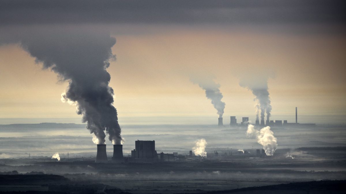 Efectele pandemiei: Se înregistrează cea mai mare scădere a emisiilor de carbon din istorie