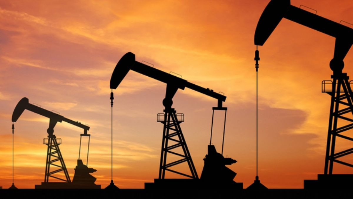 Efectul sancțiunilor UE: Prețul petrolului a crescut la cel mai înalt nivel din luna martie 2022