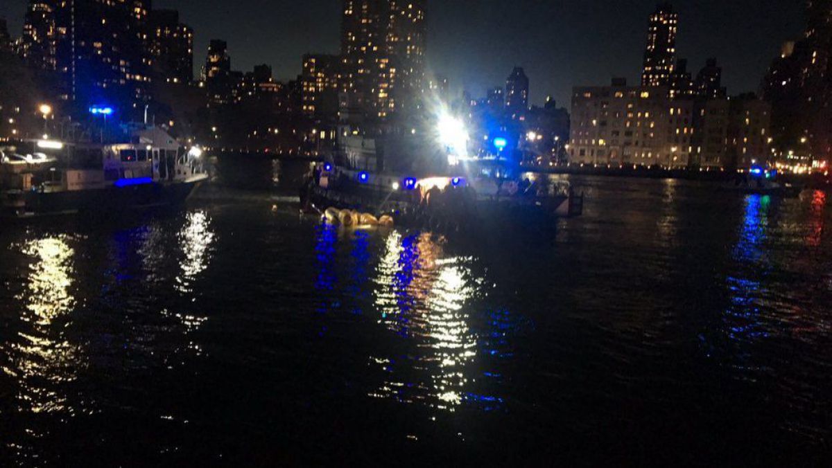 Elicopter prăbușit la New York: Cinci persoane au murit