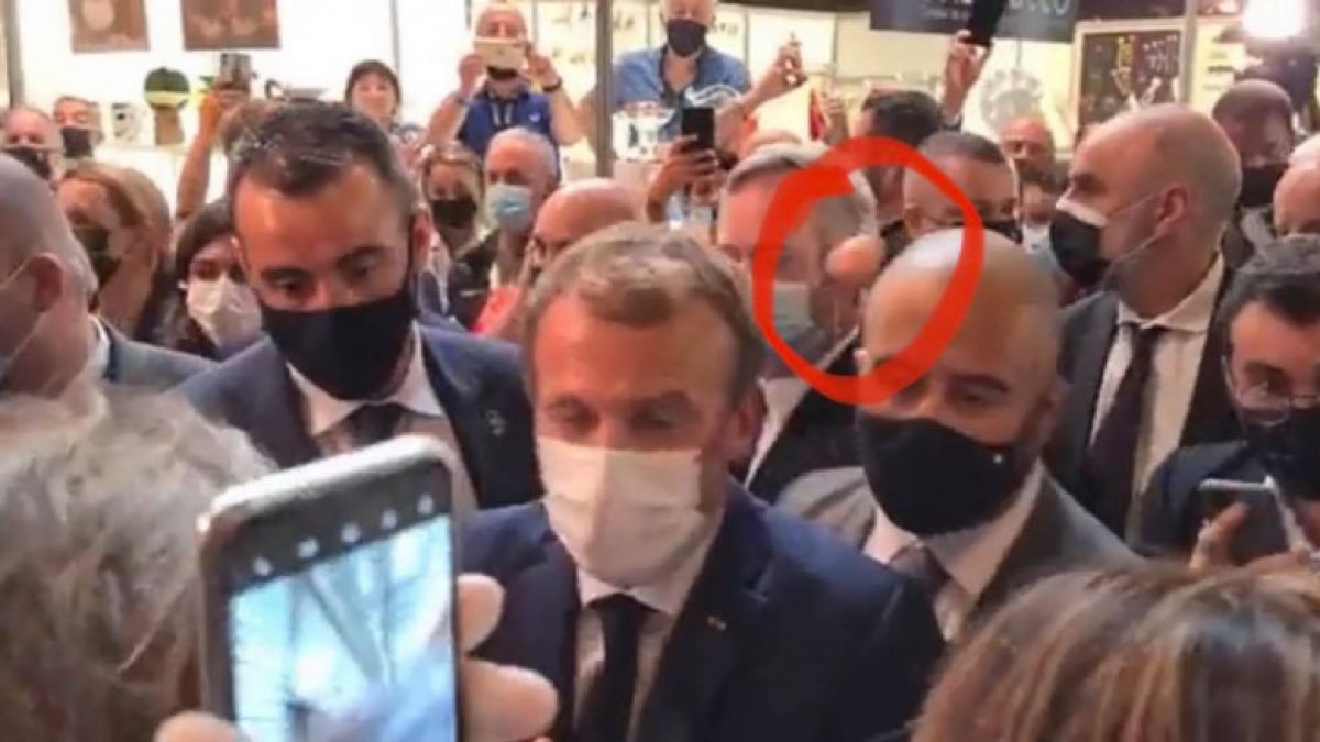 Emmanuel Macron, lovit cu un ou de un protestatar. Agresorul a fost arestat (VIDEO)