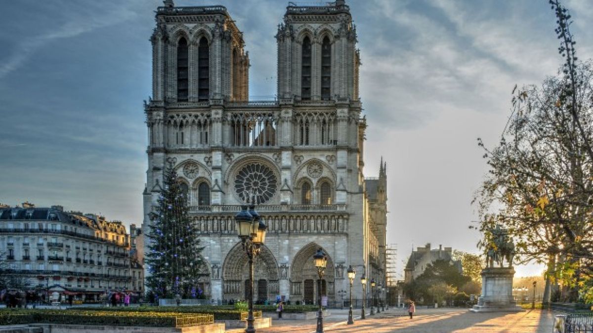 Esplanada catedralei Notre-Dame din Paris, închisă pentru vizitatori: Se constată o concentrație ridicată de plumb
