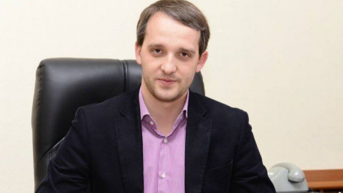 Eugen Sturza depune jurământul ca ministru al Apărării „acasă” la Dodon