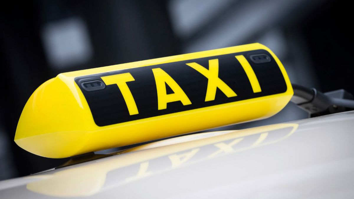 Evaziune fiscală la companiile de taxi: Salariul mediu lunar de 400 lei