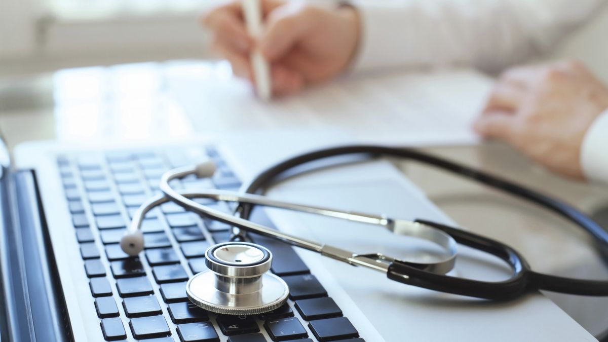 Examenul de absolvire de la Universitatea de Medicină va fi susținut online