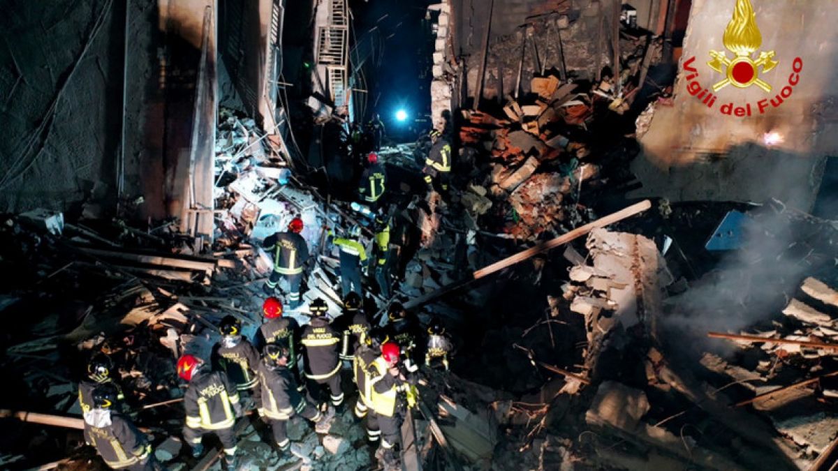 Explozie devastatoare în Italia. O clădire cu patru etaje a fost distrusă complet. Sunt victime