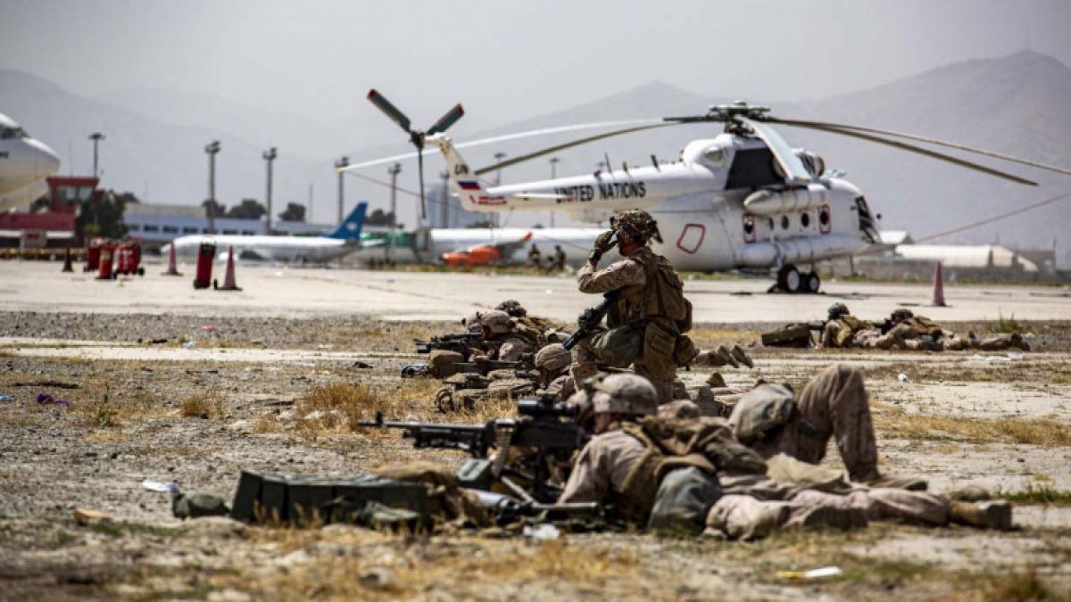 Explozie la Kabul. O rachetă a lovit o clădire în apropiere de aeroport