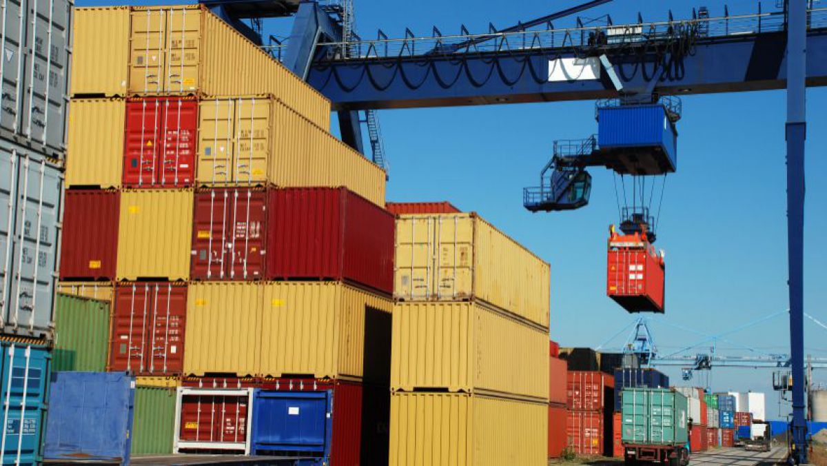 Exporturile de mărfuri din R. Moldova s-au redus cu 13% în luna aprilie