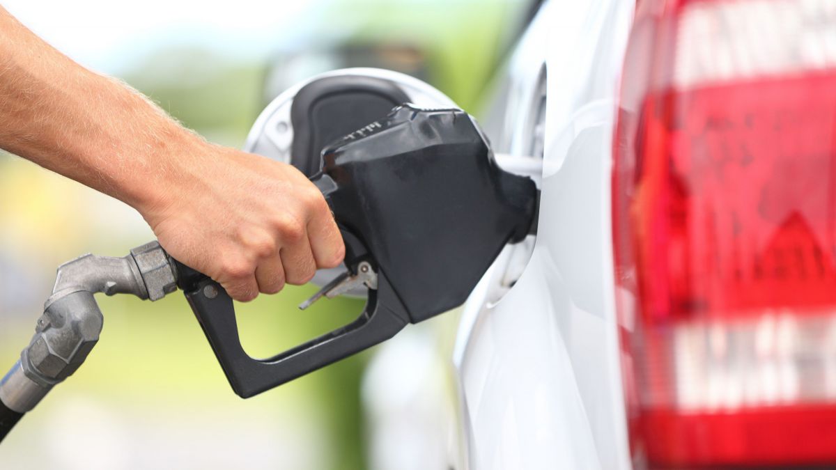 Faceți plinul azi! De mâine benzina și motorina ar putea costa mai mult