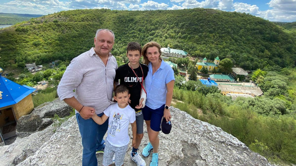 Familia președintelui a plecat la odihnă în Turcia. Igor Dodon: Eu poate merg la Moscova