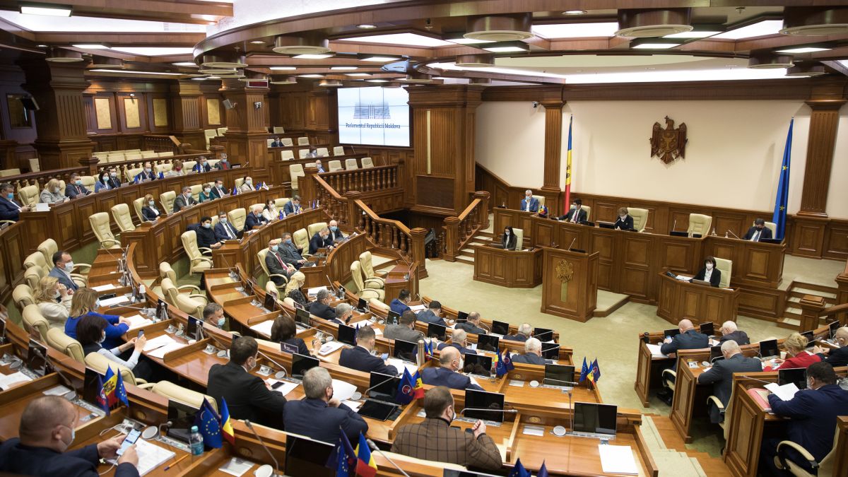 PAS scade în sondaje. Cum s-ar repartiza mandatele în Parlament, dacă duminica viitoare ar avea loc alegeri