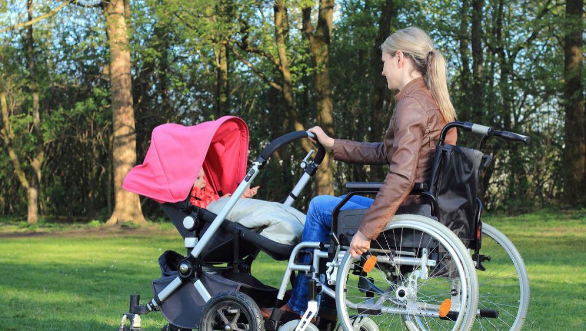 „Fiecare femeie are dreptul la sănătate reproductivă”: Campania socială inițiată de o echipă de moldoveni din diaspora