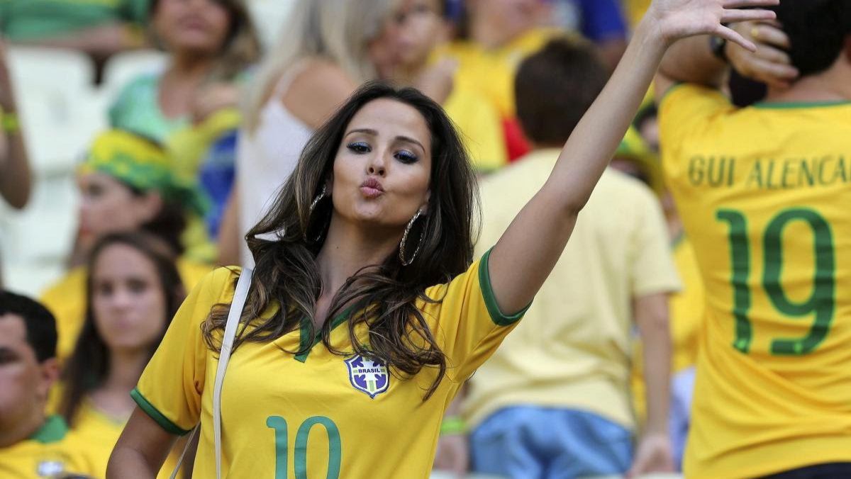 FIFA nu mai vrea fete frumoase în prim-plan la TV