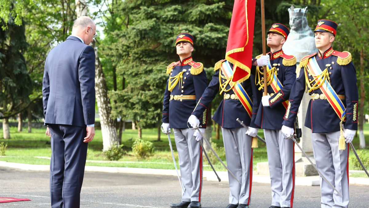Filip: „Patriotismul nu înseamnă să scrii pe facebook despre iubire de țară”