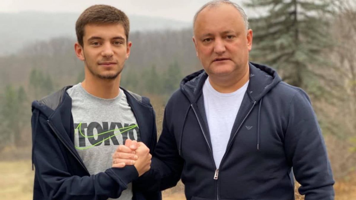 Fiul cel mare al lui Dodon a lăsat China pe Rusia, acolo unde își va continua studiile universitare. Motivul oferit de fostul președinte
