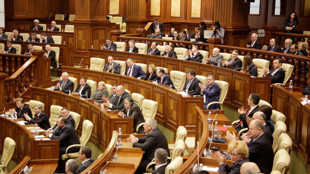 FOCUS. Socialiștii au părăsit ședința Parlamentului. Voronin: Ce s-a întâmplat?