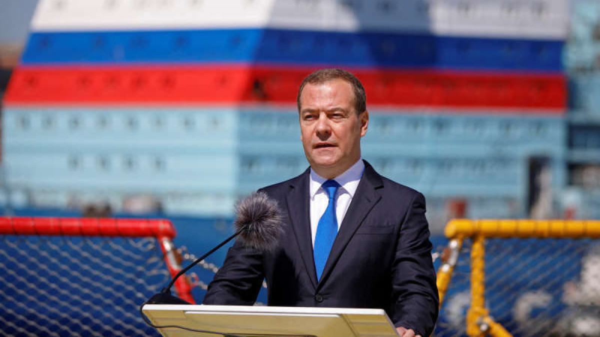 Fostul preşedinte rus Dmitri Medvedev a vizitat regiunile separatiste din estul Ucrainei