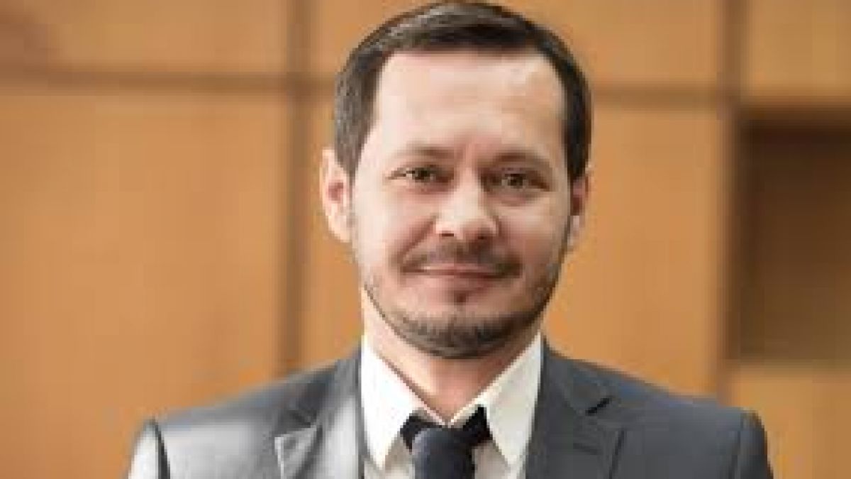 Fostul primar interimar al capitalei Ruslan Codreanu își face partid politic. Medicul pediatru Mihai Stratulat e unul dintre susținători 