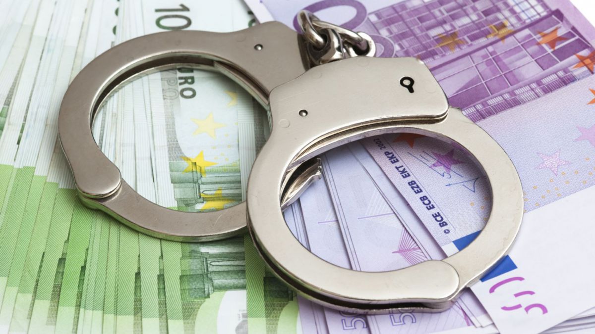 Fost procuror general interimar, reținut pentru extorcarea a 45 000 de euro