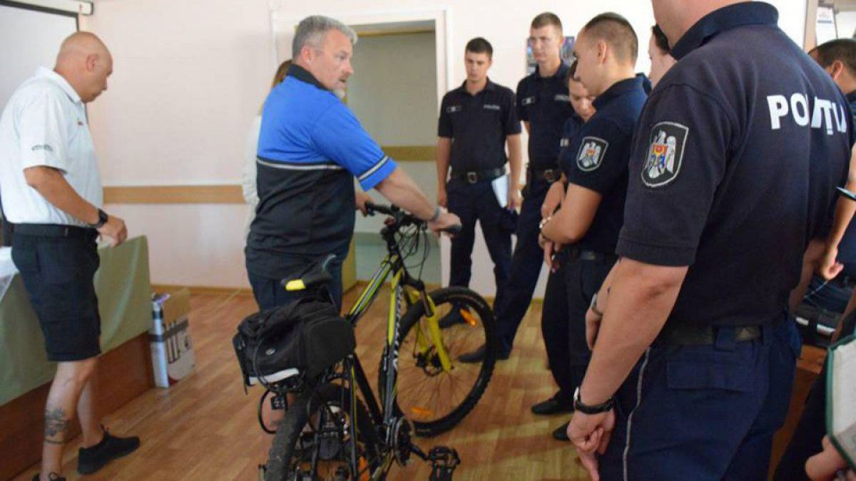 FOTO. În curând polițiștii moldoveni vor patrula pe biciclete