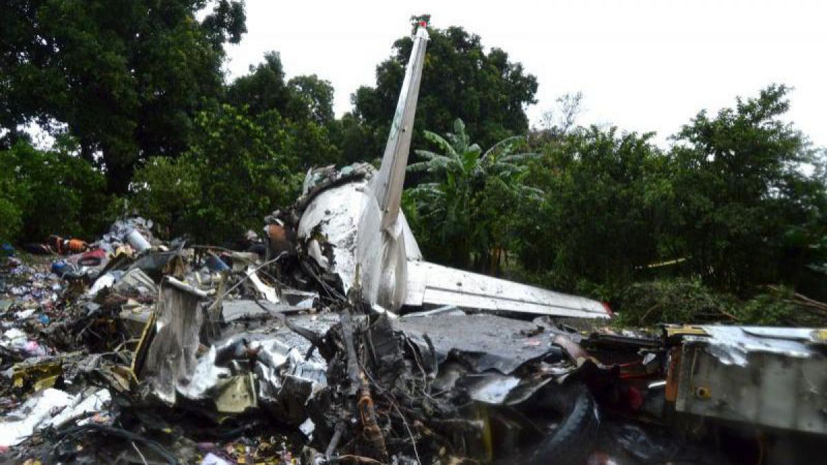 FOTO. VIDEO. Încă un avion rus s-a prăbușit. 40 de persoane au decedat