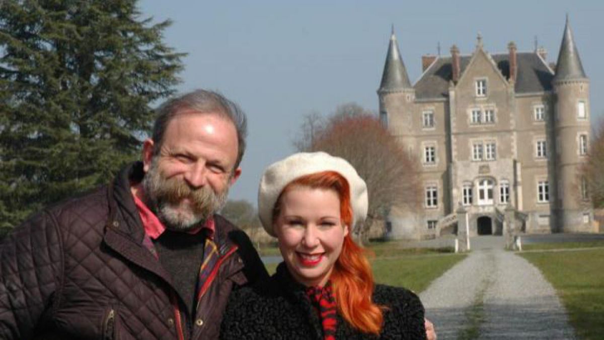 FOTO. Și-au permis un castel din Franța cu 45 de odăi, după vânzarea unui apartament din Londra cu 3 odăi 