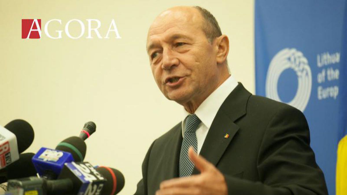 FOTO. Băsescu va merge la vot pe 13 noiembrie: Sunt cetățean cu acte în regulă