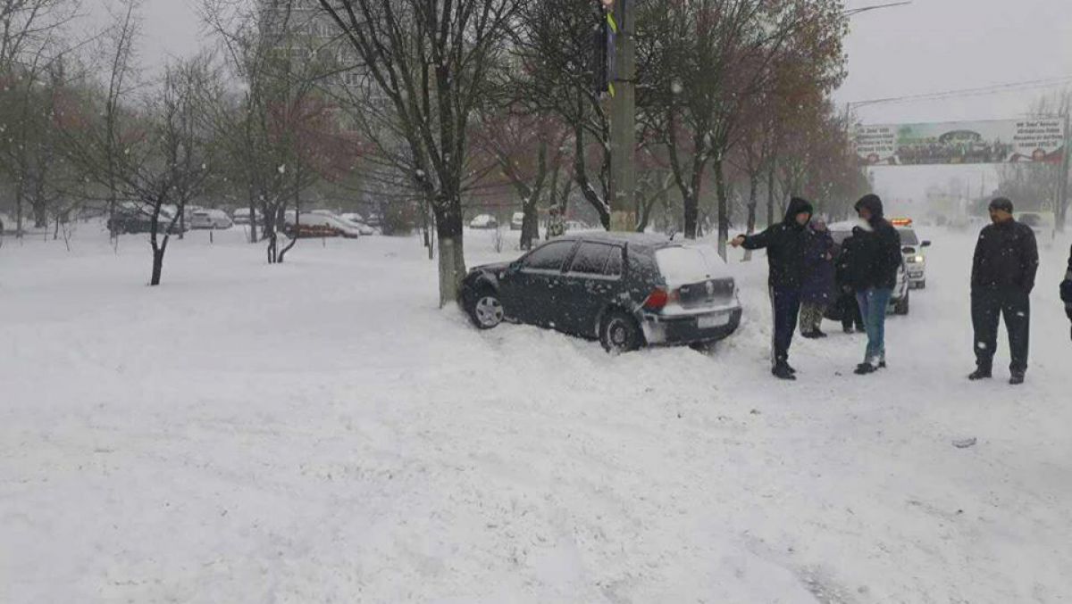 FOTO. Date ale INP: Mai multe drumuri și localități din țară sunt blocate