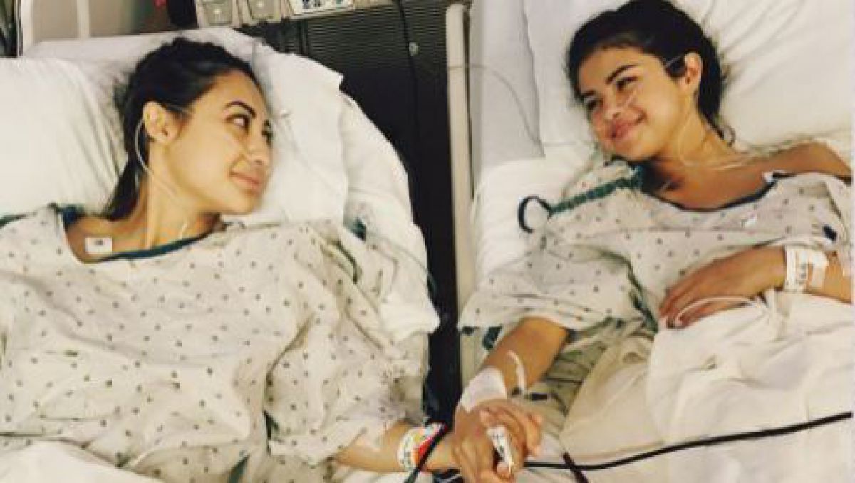 FOTO. Imagini cu Selena Gomez în spital. Aceasta a suferit o operație de transplant