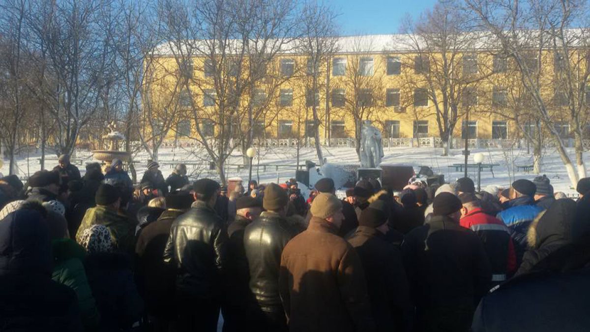 FOTO. Locuitorii satului Puhoi continuă protestele. Primarul: Ne-au mințit