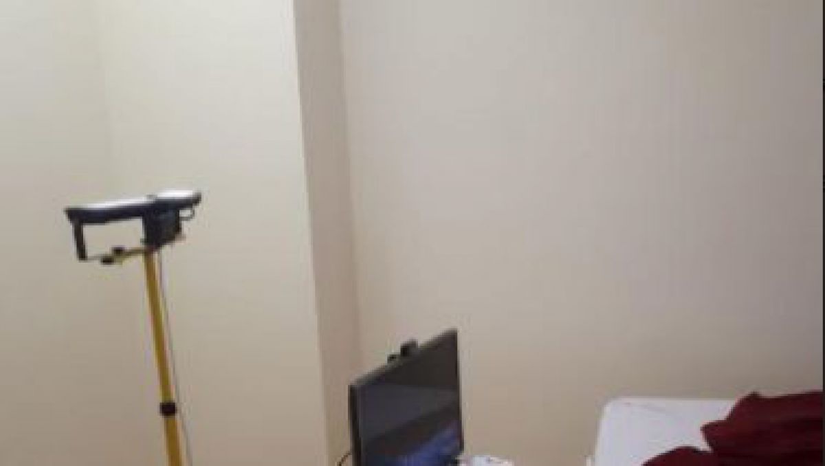 FOTO. Oamenii legii au deconspirat cinci fete care se ocupau cu video-chat-ul într-un apartament din Chișinău. Cum s-a petrecut totul