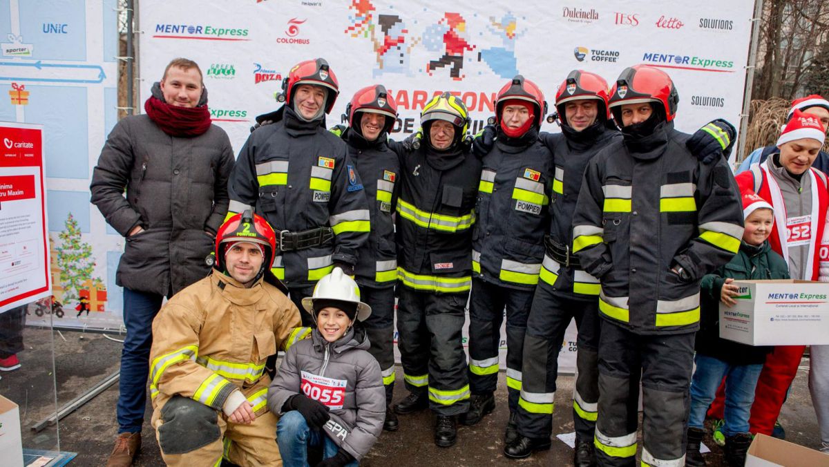 FOTO. Pompieri din cadrul Serviciului Protecției Civile și Situațiilor Excepționale au alergat la Maratonul de Crăciun