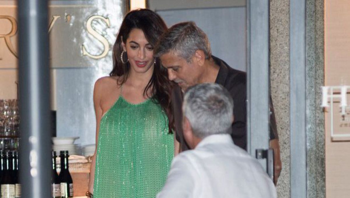 FOTO. Primele imagini cu Amal Clooney după naștere. A fost surprinsă în Italia alături de soțul ei