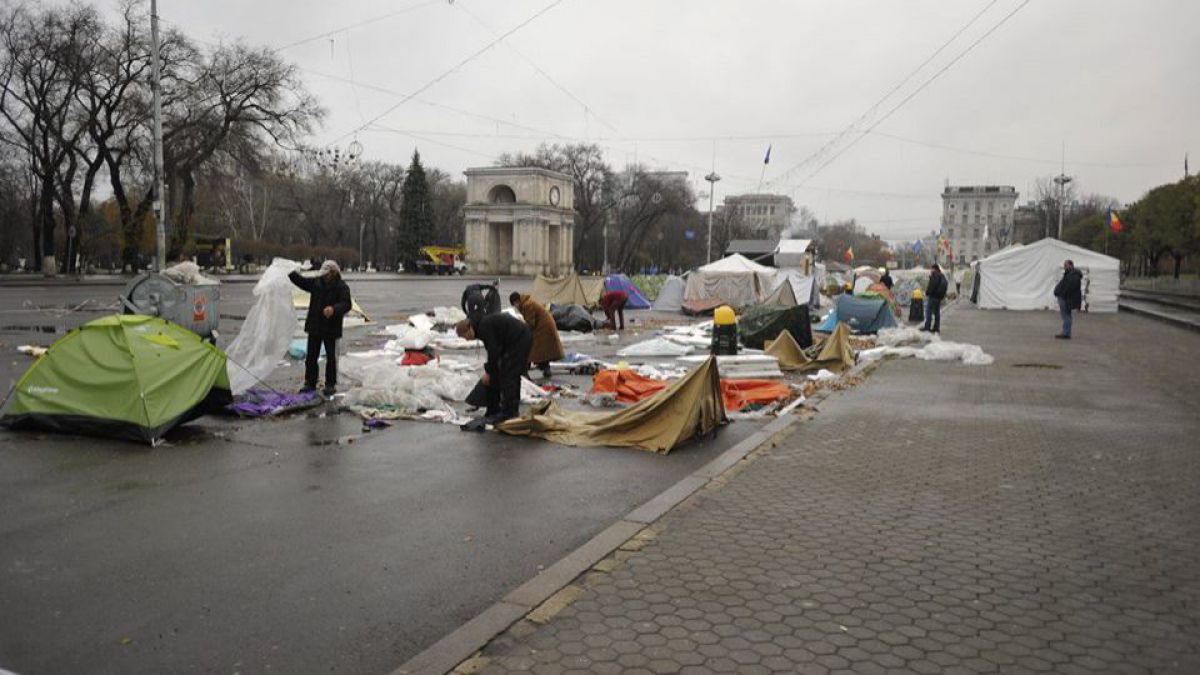 FOTO. Protestatarii din PMAN încep a demonta corturile