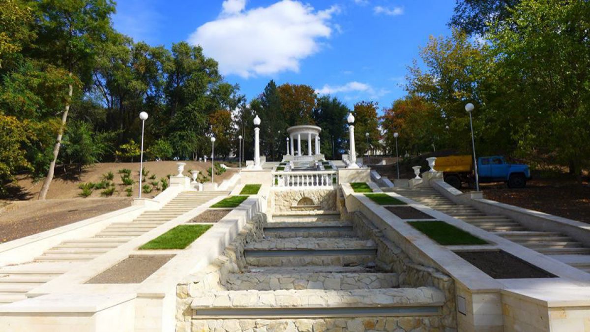 FOTO. Scara Cascadelor de la Valea Morilor, pe ultima sută de metri