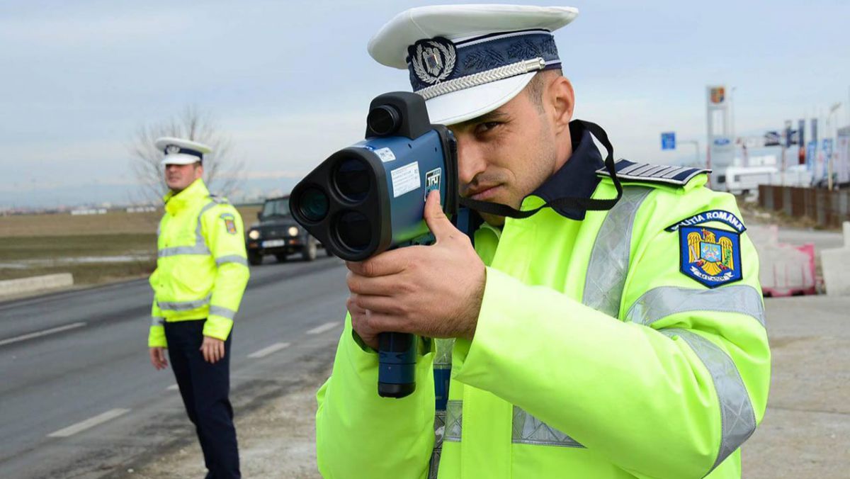 FOTO. Viral pe Internet: Cum a răspuns poliția română la o întrebare venită pe Facebook