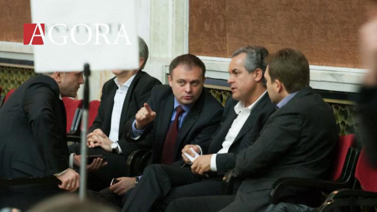 FOTO. Vlad Plahotniuc a venit la ședința Parlamentului, însoțit de Constantin Botnari