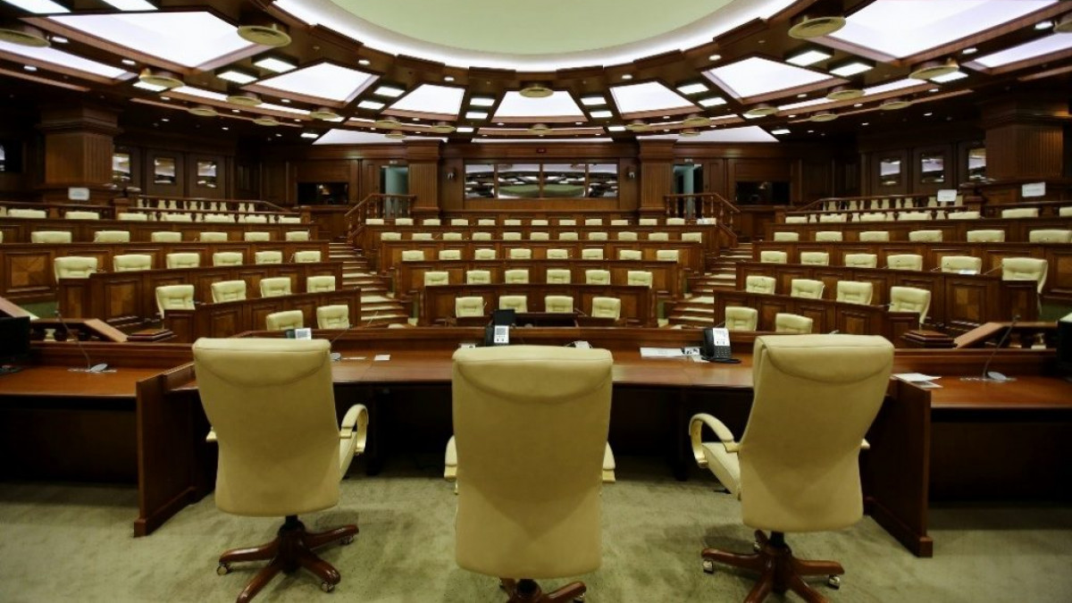 Fracțiunea Blocului Comuniștilor și Socialiștilor are două locuri vacante de deputat