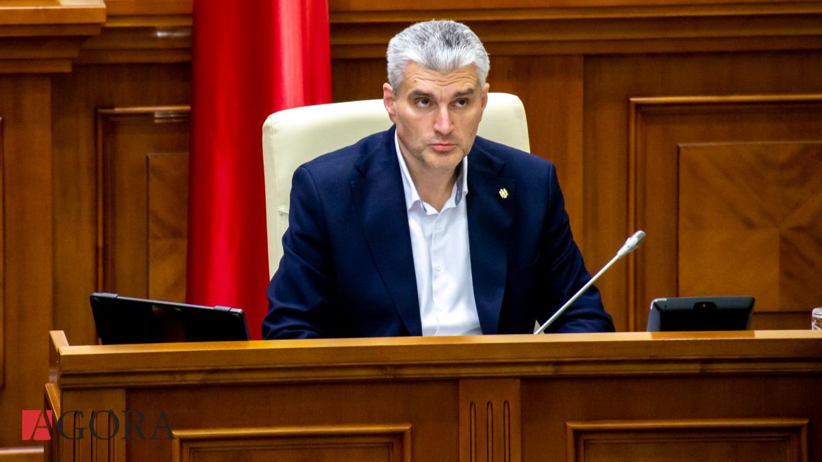 Fracțiunea Platformei DA n-are de gând să meargă la consultări cu Dodon. Slusari: Igor Nikolaevici, mai bine strângeți kulioacele și tușonka de la Condrița