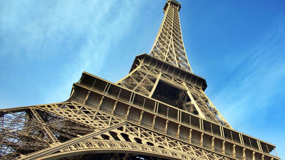 Franța: Turnul Eiffel va fi redeschis pentru vizitatori, dar nu în întregime