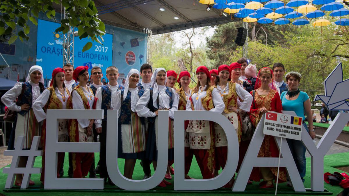 GALERIE FOTO. Până vineri, la Chișinău e deschis Orășelul European